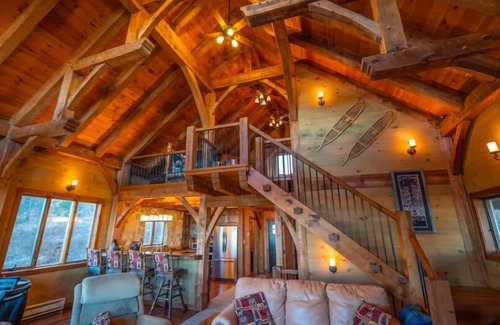 Stratton Cabina | Luxurious Home with an Incredible View!