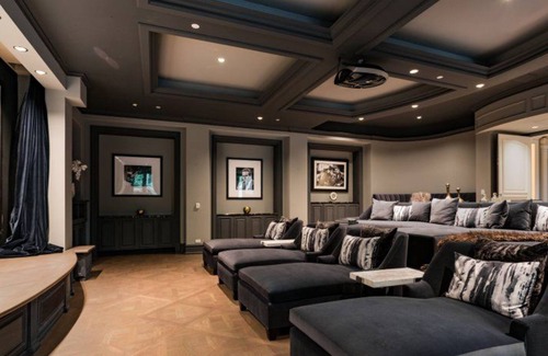 Bel Air Casa | Luxurious Home with Private Hot Tub, Free WiFi, Ping-Pong Table, Game Room