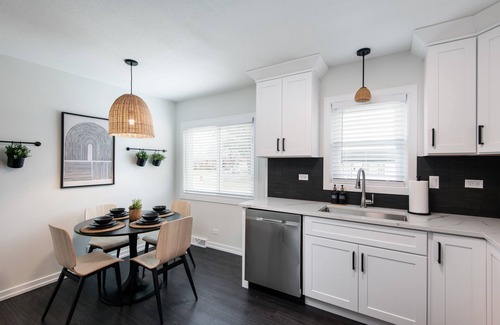 Burbank Casa | Luxurious House - 25 min Downtown - 10min Midway Airport