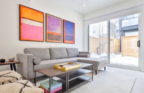 Beaconsfield Village Casa | Luxurious House downtown Toronto
