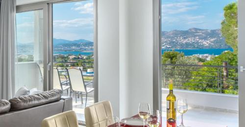 Porto Rafti Apartamento | Luxurious House Near the Sea