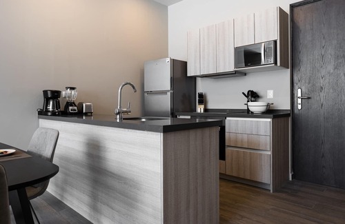 Monterrey Apartamento | Luxurious condo near US consulate, Jardín Secreto.