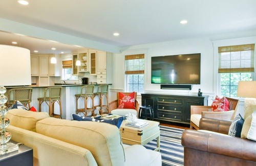 Nantucket Casa | Escape de la isla de lujo: Amplio, idealmente ubicado cerca de las playas y la ciudad de Surfside