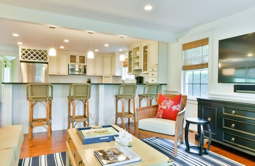 Nantucket Casa | Escape de la isla de lujo: Amplio, idealmente ubicado cerca de las playas y la ciudad de Surfside