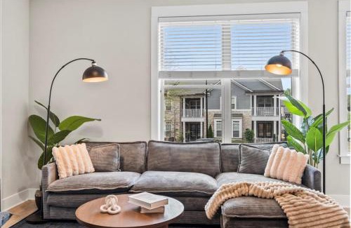 Charlotte Apartamento | Luxurious King 3BR Suite in Waverly Charlotte!