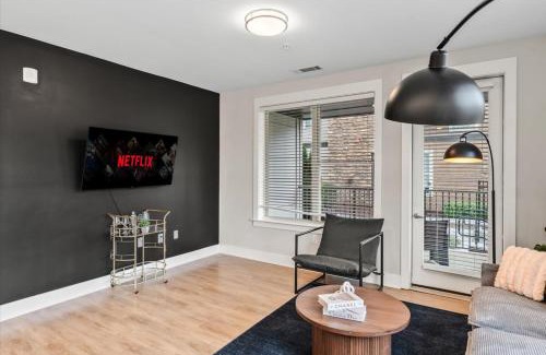 Charlotte Apartamento | Luxurious King 3BR Suite in Waverly Charlotte!