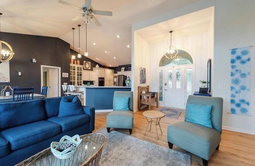 Hot Springs Village Casa | Luxurious Lakehouse on Balboa