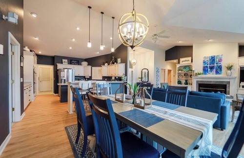Hot Springs Village Casa | Luxurious Lakehouse on Balboa