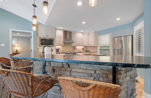 Hot Springs Village Casa | Luxurious Lakefront Retreat