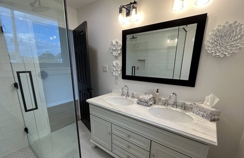 Port Stanley Casa | Luxurious lake view oasis