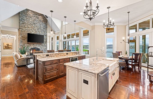 Sharps Chapel Casa | Luxurious lakefront home w/dock, internet, fire pit and amazing views