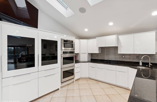 La Porte Casa | Luxurious Lakefront Estate with Pool, King Beds, Hot Tub