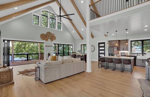 Chapin Casa | Luxurious Lakefront retreat with own private dock.