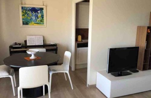 Juan-les-Pins Apartamento | Luxurious large 2 rooms with panoramic sea view, AC