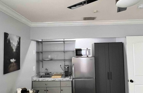 Hialeah Apartamento | Luxurious little home!