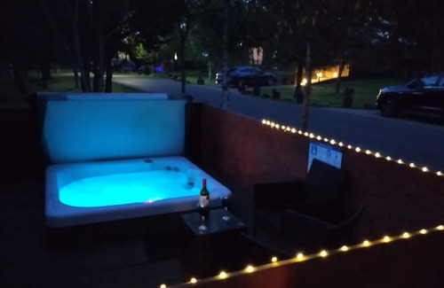 Morpeth Casa | Luxurious lodge with hot tub beautiful surroundings in Northumberland