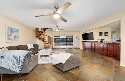 Kona Palisades Casa | Luxurious Makai Villa with Pool and Ocean Views