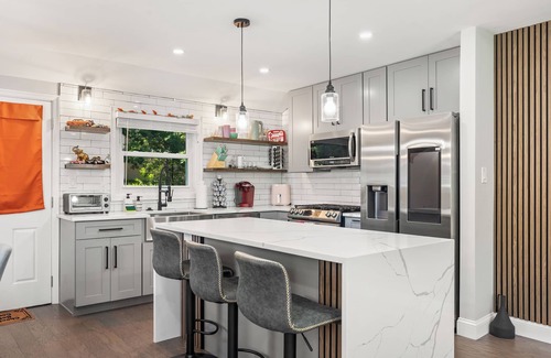 Oxon Hill Cama Y Desayuno | Luxurious - MGM - 10 miles to national Mall!