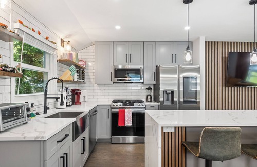 Oxon Hill Cama Y Desayuno | Luxurious - MGM - 10 miles to national Mall!
