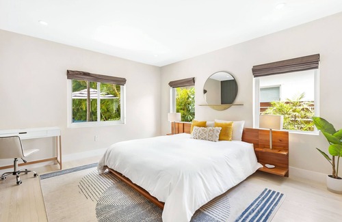 Surfside Villa | Luxurious, Modern 4BR / 3BA Surfside Villa W/Pool