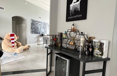 Central Scottsdale Casa | Luxurious Modern Playhouse with bar, heated pool /spa karaoke, sauna and games
