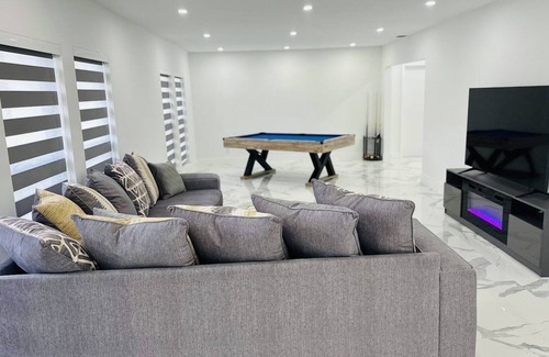 Coral Springs Casa | Luxurious Modern House in the beautiful city of Coral Springs Fl