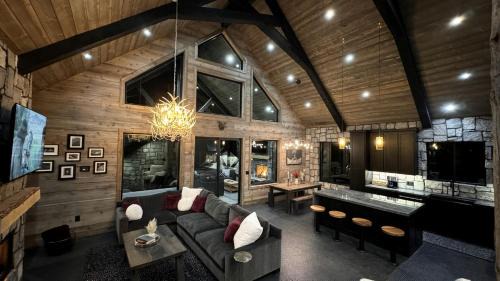 Duck Creek Village Casa | Luxurious Mountain Cabin with Sauna, Hot Tub, and Outdoor Fireplace, Perfect for a Relaxing Weekend Getaway in Utah