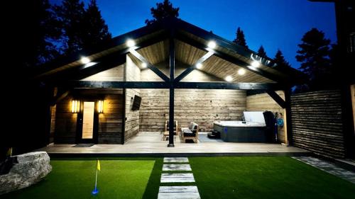 Duck Creek Village Casa | Luxurious Mountain Cabin with Sauna, Hot Tub, and Outdoor Fireplace, Perfect for a Relaxing Weekend Getaway in Utah