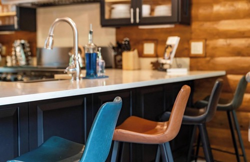 Boyne City Cabina | Luxurious Mountain Cabin with Three Bedrooms and Close to Slopes!