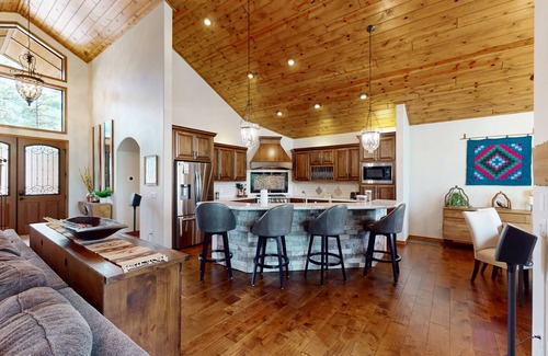 Torreon Casa | Luxurious mountain home w/ firepit & grill - close to hiking, fishing, & golf