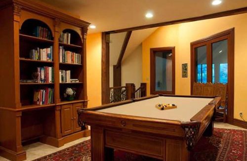 Midway Casa | Luxurious Mountain Retreat with Pool