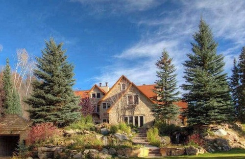Midway Casa | Luxurious Mountain Retreat with Pool