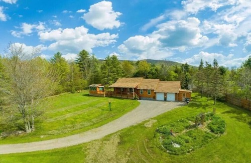 Maplecrest Apartamento | Luxurious Mountain Retreat: Sauna, Hot Tub, Fire Pit & Park