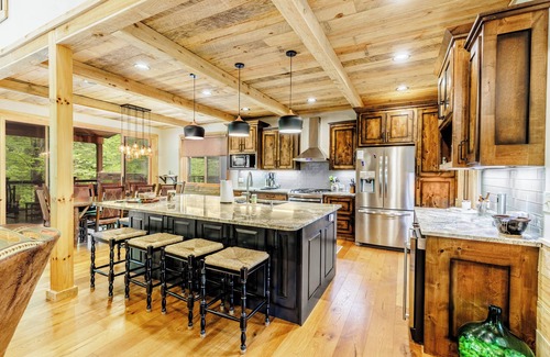 Nantahala Casa | Luxurious Nantahala River Front 5-bedroom home located in the Nantahala Gorge