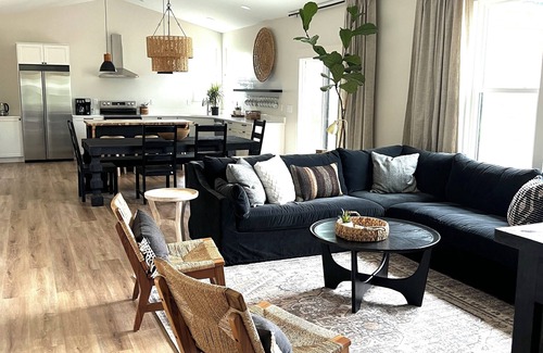 Union Casa | Luxurious New House Between Ark Encounter and Creation Museum-Sleeps 8
