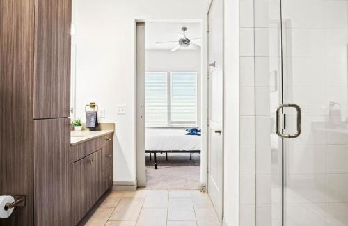 West Oak Hill Apartamento | Luxurious New Unit 1Bd1Ba Pool, Golf Sim