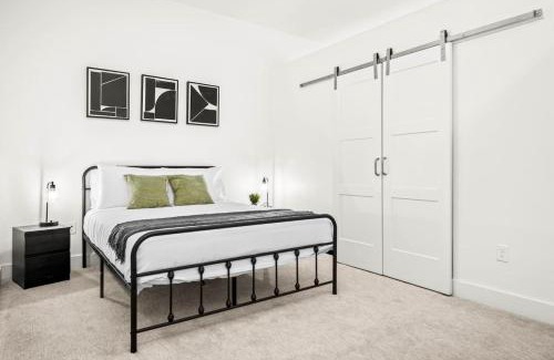West Oak Hill Apartamento | Luxurious New Unit 1Bd1Ba Pool, Golf Sim