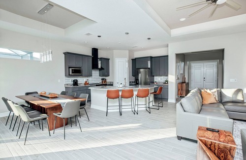 Long Meadow Casa | Luxurious Oasis 4BR/3.5 BA heated pool/ spa