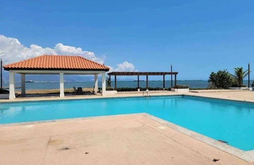 Portmore Apartamento | LUXURIOUS OCEAN FRONT 2 BDR APARTMENT