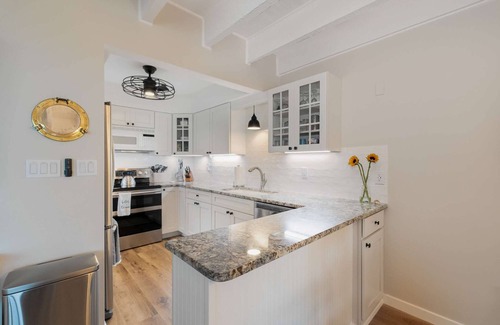 Interchange Square Casa | Luxurious Oceanfront Townhouse