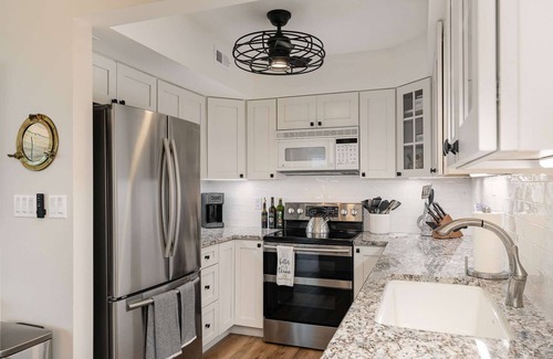 Interchange Square Casa | Luxurious Oceanfront Townhouse