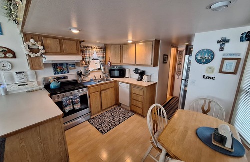 Smith River Apartamento | Luxurious Oceanfront Cabin 7 Getaway w Hot Tub