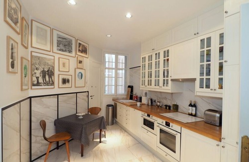 Faubourg Saint-Germain Apartamento | Lujosas vistas al Champ de Mars, Eiffel y Ecole Militaire, balcones, aire C