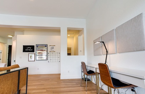 Seville Casa | Luxurious Palms Gilbert! Heated Pool/Spa! Sleeps 9! Dog Friendly.