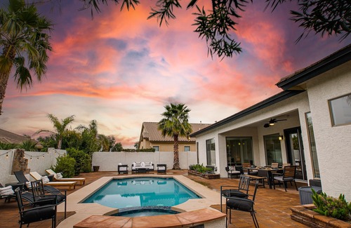 Seville Casa | Luxurious Palms Gilbert! Heated Pool/Spa! Sleeps 9! Dog Friendly.