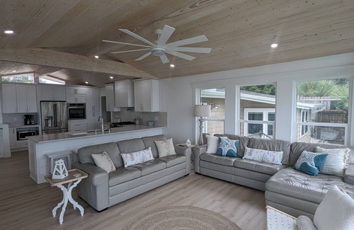 Ono Island Casa | Luxurious Pensacola Waterfront Beach House