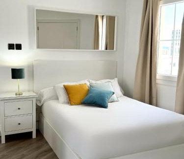 Gibraltar Apartamento | Luxurious Penthouse Studio with Private Terrace - Grand Central House