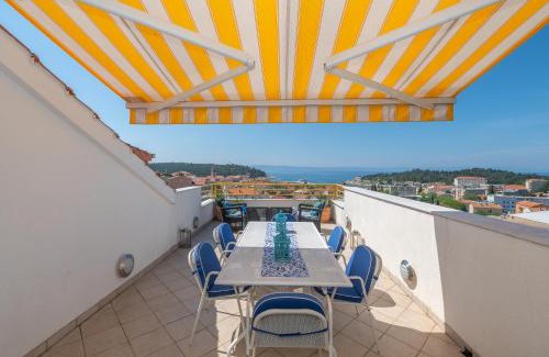 Brinje Apartamento | Luxurious Penthouse Style Apartment