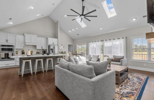 Foxfire Casa | Luxurious Pine Manor Golf Front Estate