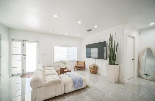 Liberty City Villa | Luxurious Pool House Meets Tulum at Casa Azul